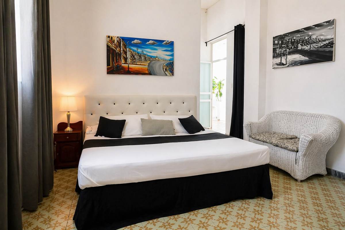 Havana King Premium - boutique accommodation Casa Salatti Calle 23 Vedado Havana