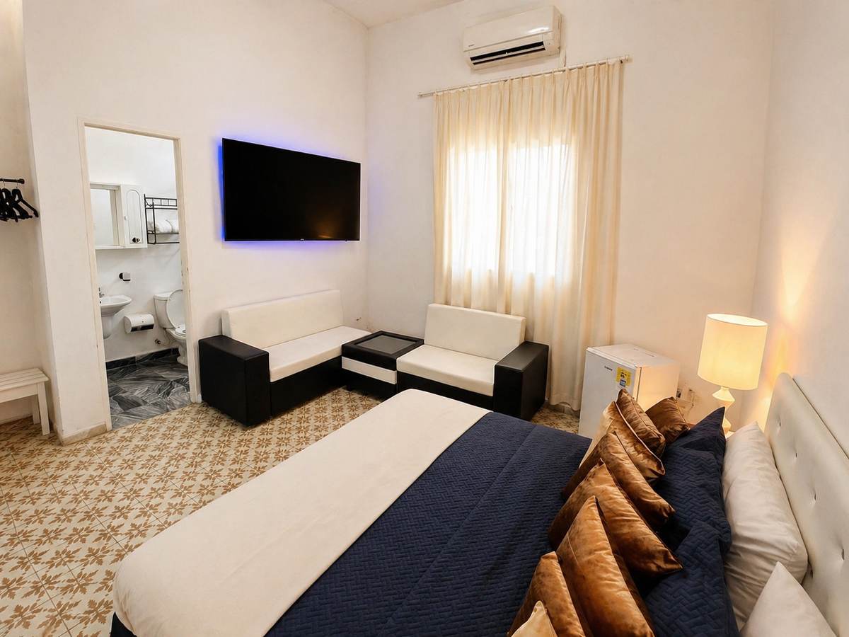 Vedado King Room - Photo 1